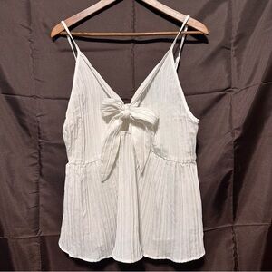 ❤️ 3/$20 ❤️ SHEIN White Bow Detail Camisole